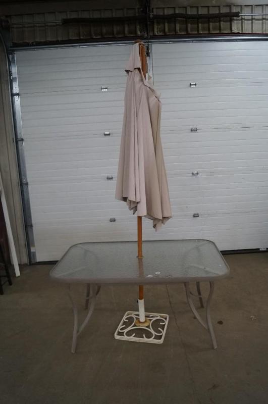 Table with Canopy
