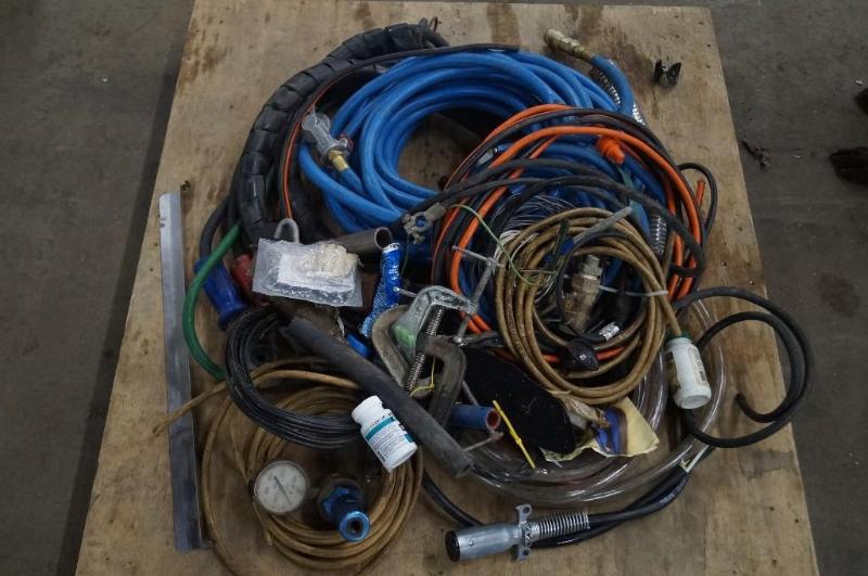 Air line and electrical connectors