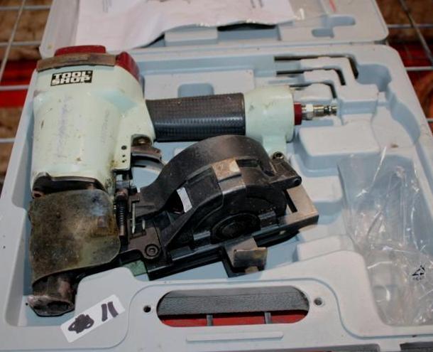 lot 11 image: Coil roofing nailer Tool shop brand...