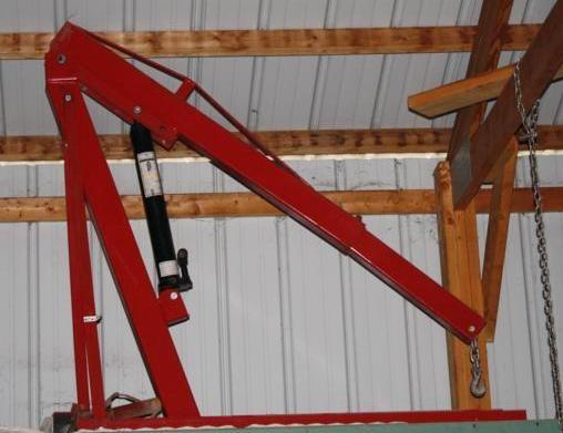 lot 29 image: Engine Hoist. Heavy duty Cherry pic...