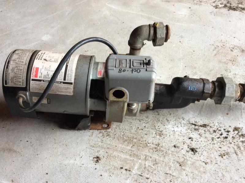 lot 38 image: Reel shallow well pump. In good ope...
