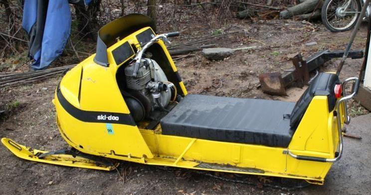lot 6 image: Collectible hard to find 1968 Ski D...