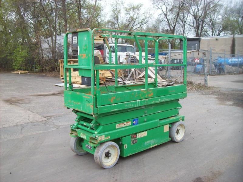 JLG 2032 E2 Scissor Lift