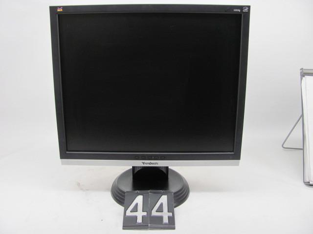 lot 44 image: Viewsonic VA926G 19" LCD monit...