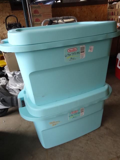 lot 105 image: Sterilite ultra tote box. 20 gal. Q...