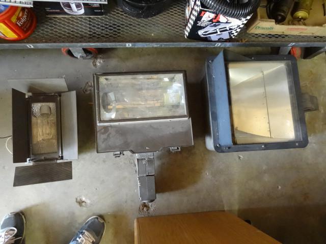 lot 131 image: 3 outdoor lights...