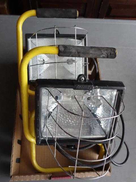 lot 167 image: 2 halogen work lights. Works...