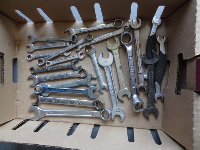 lot 175 image: Misc hand wrenches. All metric...