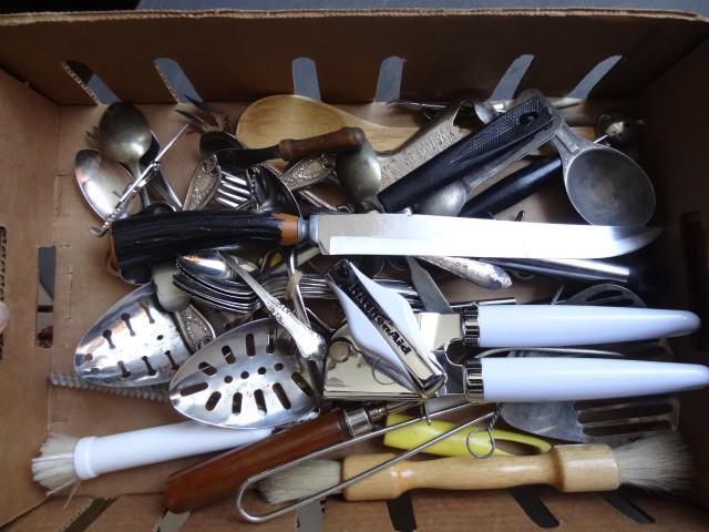 lot 189 image: Misc kitchen utensils...