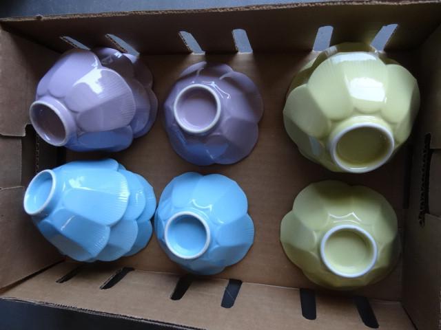 lot 192 image: 12 pastel ice cream dishes...