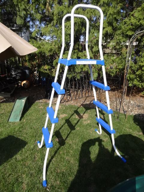 lot 20 image: Pool ladder...