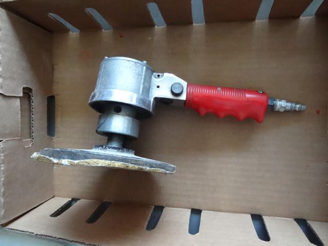 lot 202 image: Air DA Sander. Works...