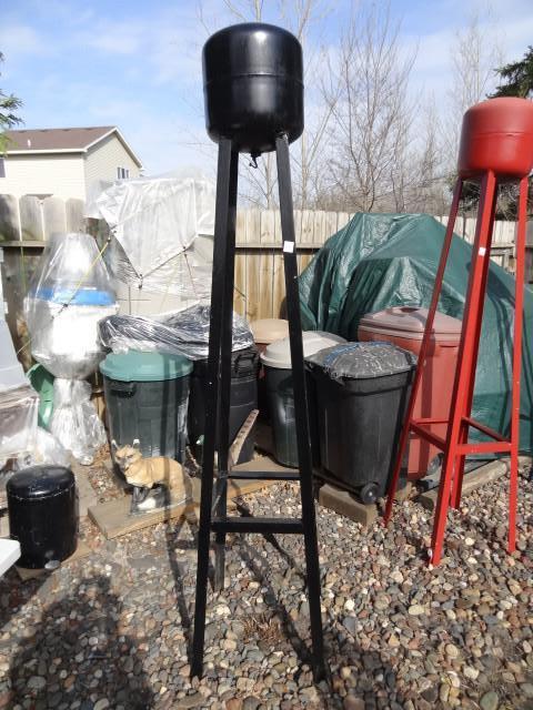 lot 23 image: 8 Tall ornamental water tower. Hoo...