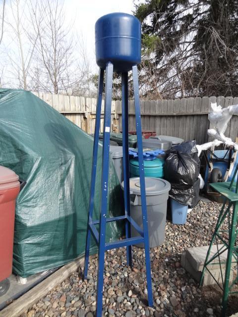 lot 25 image: 8 Tall ornamental water tower. Hoo...