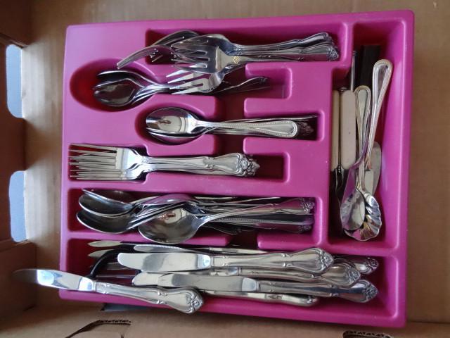 lot 252 image: Misc silverware...