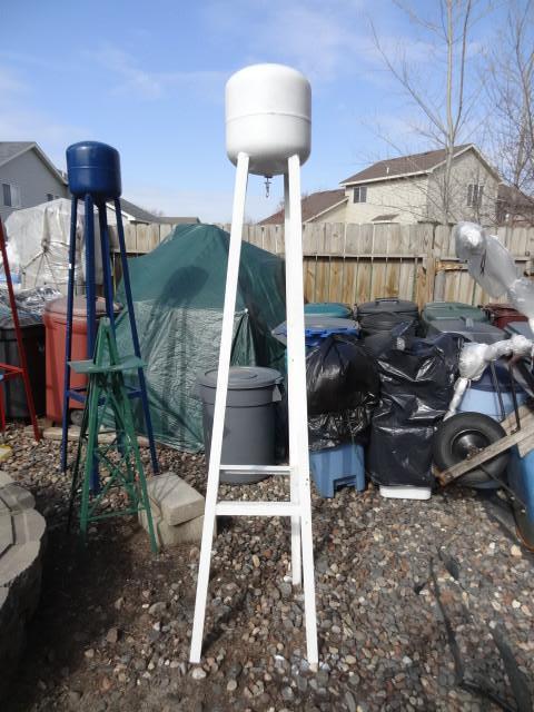 lot 26 image: 8 Tall ornamental water tower. Hoo...