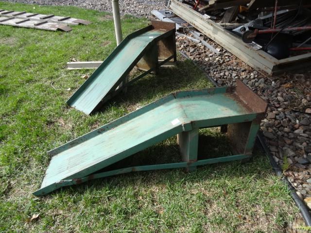 lot 27 image: 2 heavy duty metal car ramps...