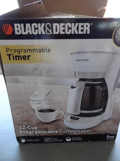 lot 284 image: Black nad Decker 12 cup programmabl...