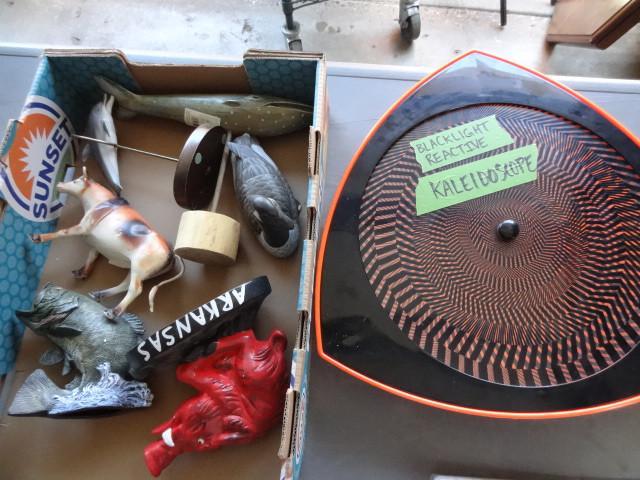 lot 287 image: Black light reactive kaleidoscope. ...