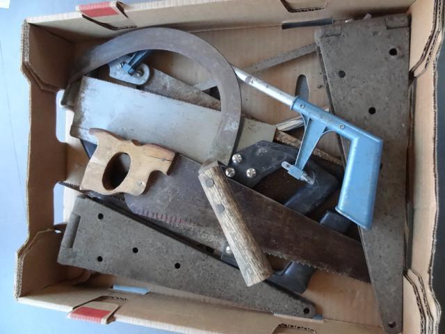 lot 289 image: Biig hinges. Misc saws. Hand scythe...