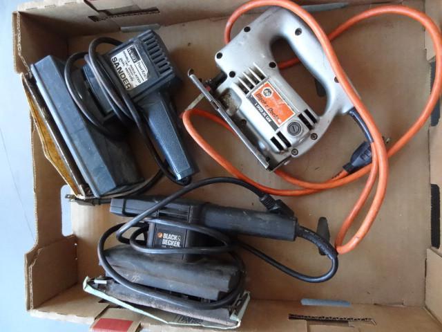 lot 290 image: 2 vibrating sanders. Black and Deck...