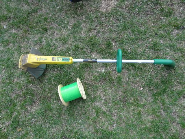 lot 45 image: Weed eater 10&quot model 1210 elec...