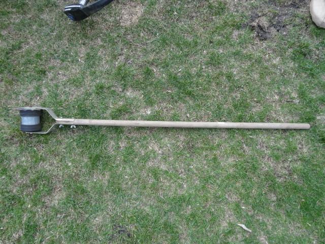 lot 47 image: Lawn edger...