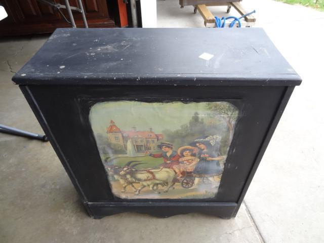 lot 66 image: Wood laundry hamper. 26 x 12 x 29...