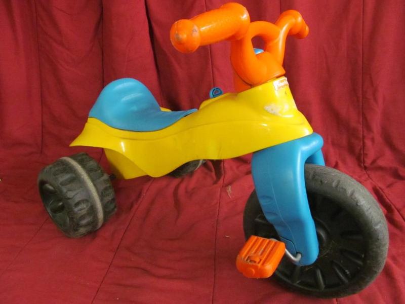 lot 124 image: Fisher Price Peddle Trike...