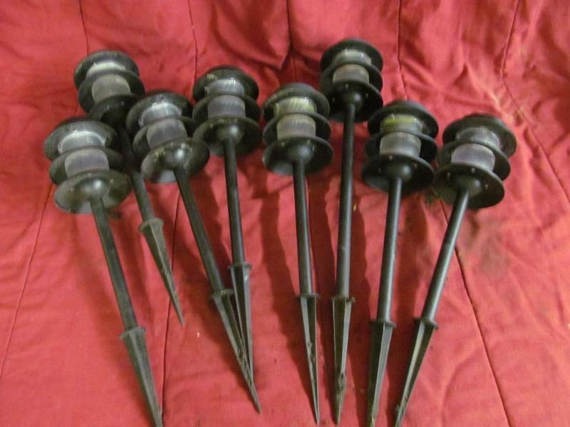 lot 126 image: 8 Yard Solar Lightrs with Green Pai...