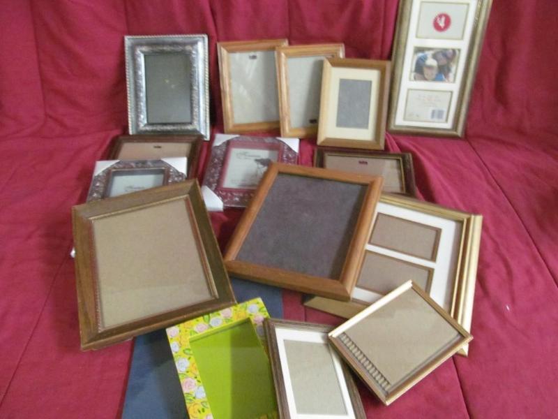 lot 14 image: Assortment of Picture Frames...