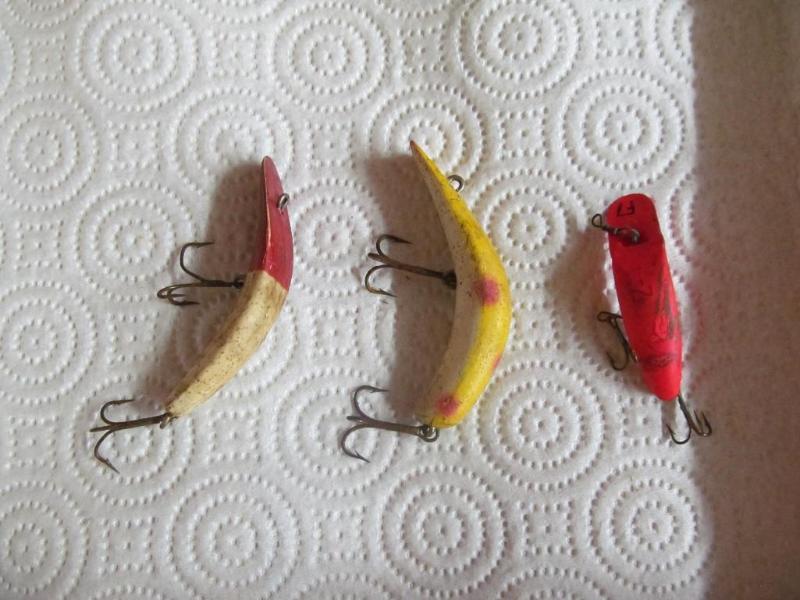 lot 177 image: 3 Vintage Lures - 1 Kautgky - ...