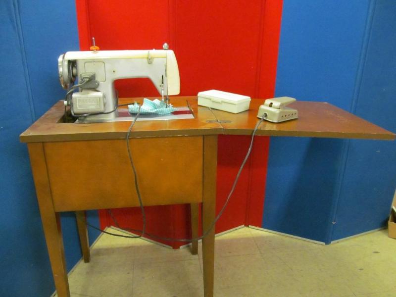 lot 19 image: Sears Kenmore Sewing Machine in Cab...