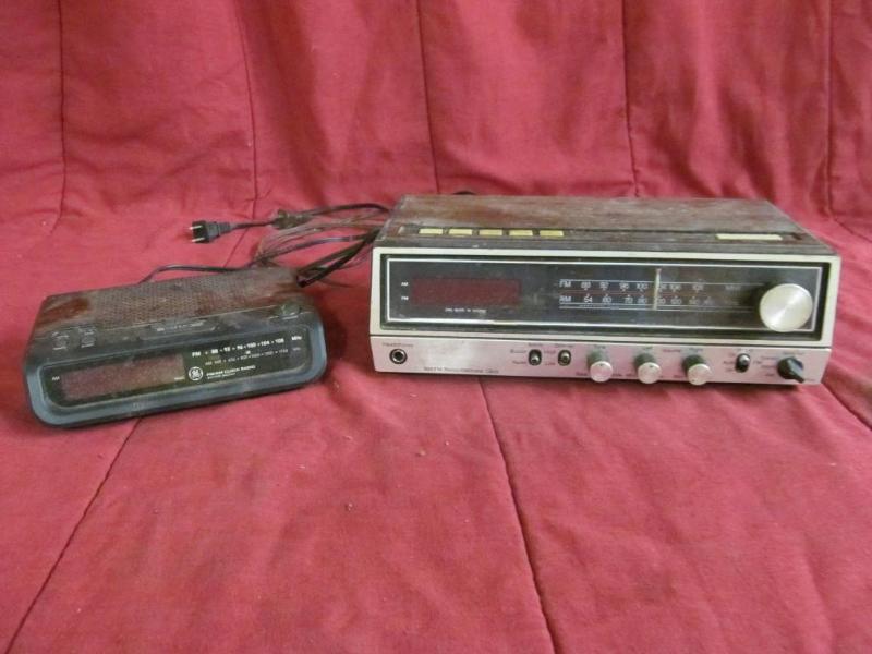 lot 195 image: JC Penney AmFm and GE AmFm Alarm ...