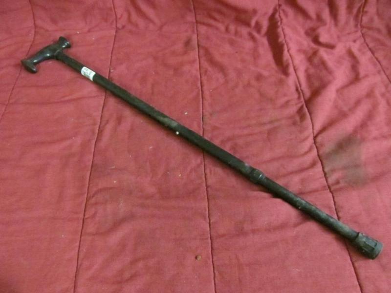 lot 208 image: Adjustable Aluminum Cane...
