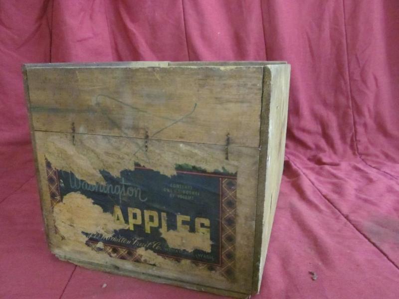 lot 213 image: Washington Apple Wood Crate...