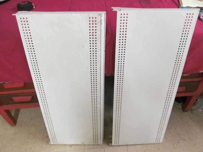 lot 218 image: 2 Metal Shelves, 14 in x 36 in...