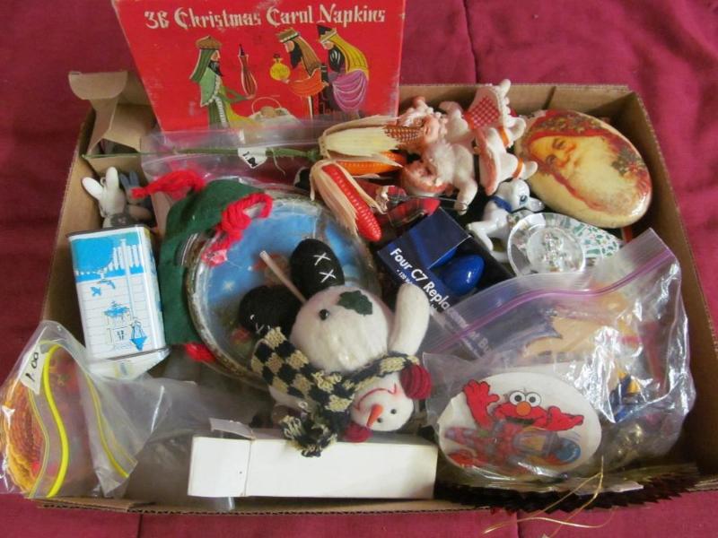 lot 26 image: Box of Holiday Decor - Vintage Chri...