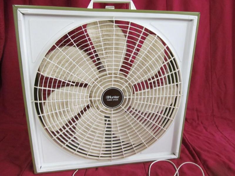 lot 3 image: Hunter Three Speed Box Fan, 20 inch...