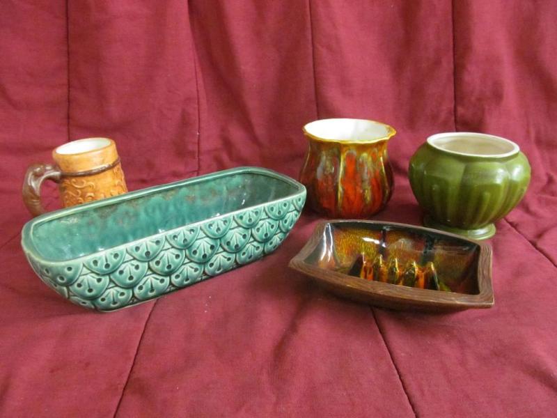 lot 97 image: USA Pottery Planter, Ashtray, Mug a...