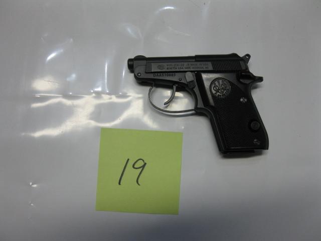 Beretta Bobcat 21, semi-auto, .22LR...