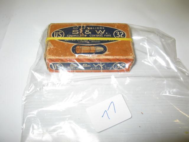 lot 77 image: 32 SW, US collector quality ammo, h...