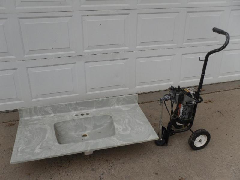 lot 22 image: Wagner 505 Airless Paint Sprayer fo...