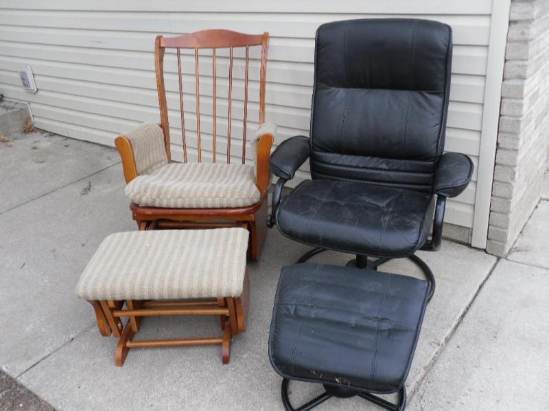 lot 140 image: Wood Glider Rocker with Glider Foot...