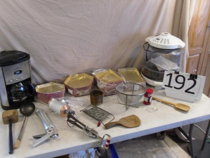 lot 192 image: Lot of Assorted Kitchen Items. Some...