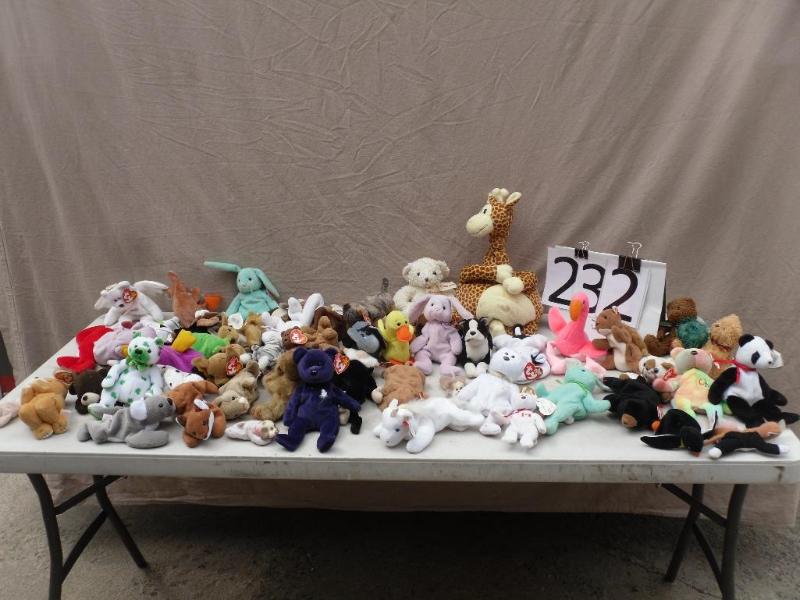 lot 232 image: Large Lot of Assorted Beanie Babies...