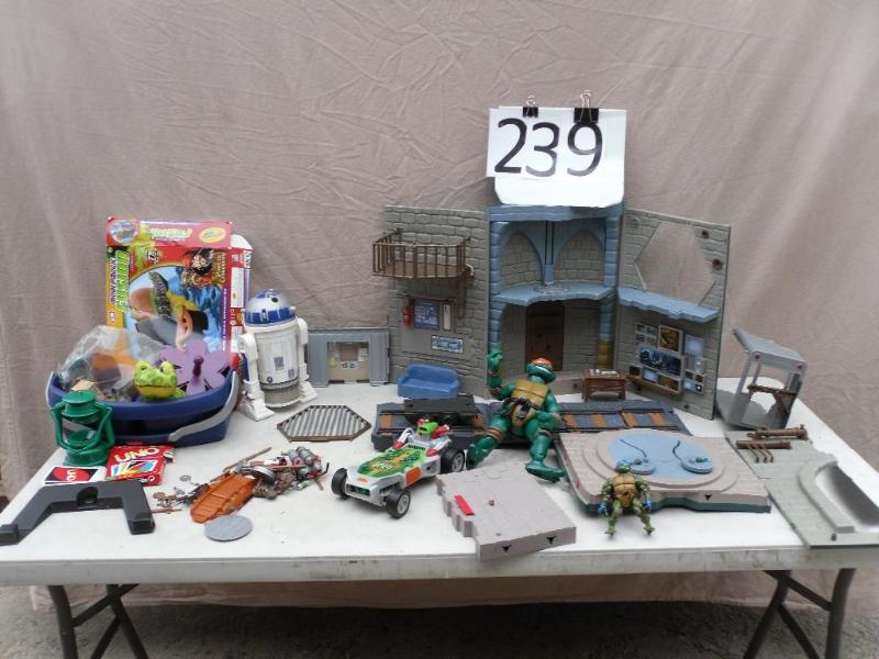 lot 239 image: Teenage Mutant Ninja Turtle Play Se...