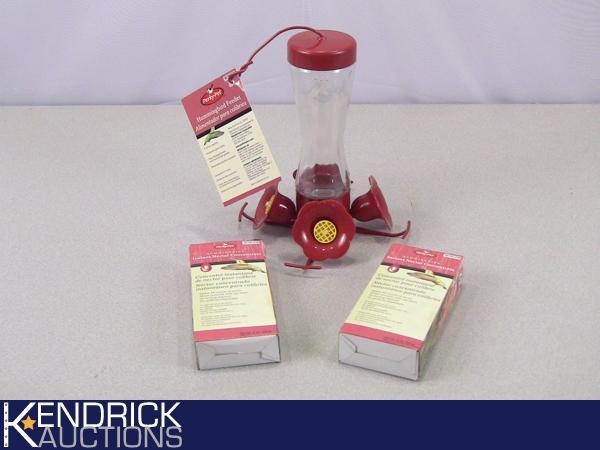 New in the Box Higher End Glass Humming Bird Feeder