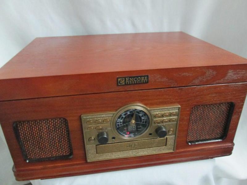 lot 11 image: Encore Technology Nostalgic 5 in 1 Home Stereo