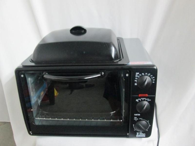 lot 15 image: Elite Multifunction Toaster Oven